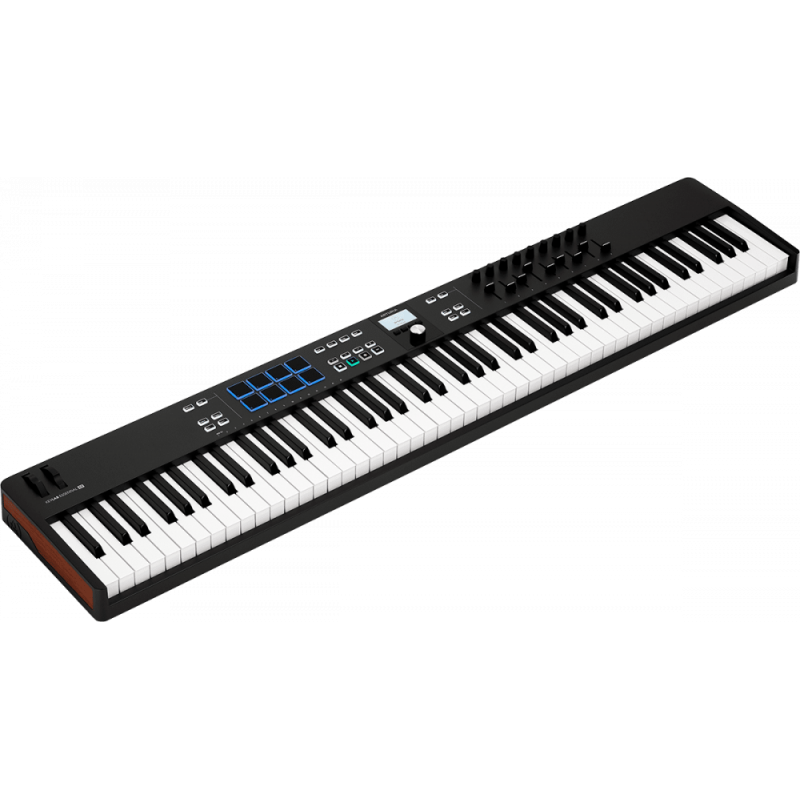 Arturia- semi-lesté  Essential 3 88...