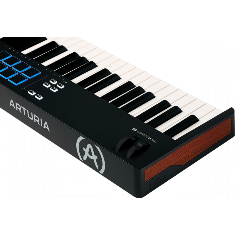 Arturia- semi-lesté  Essential 3 88...