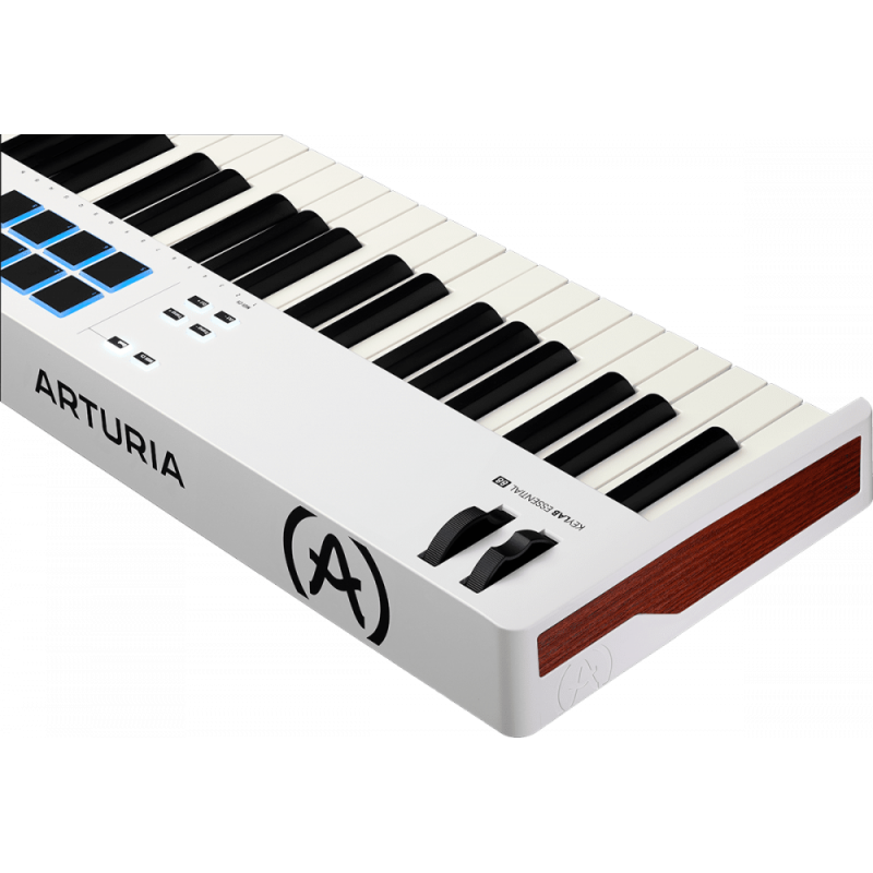 Arturia- semi-lesté  Essential 3 88...